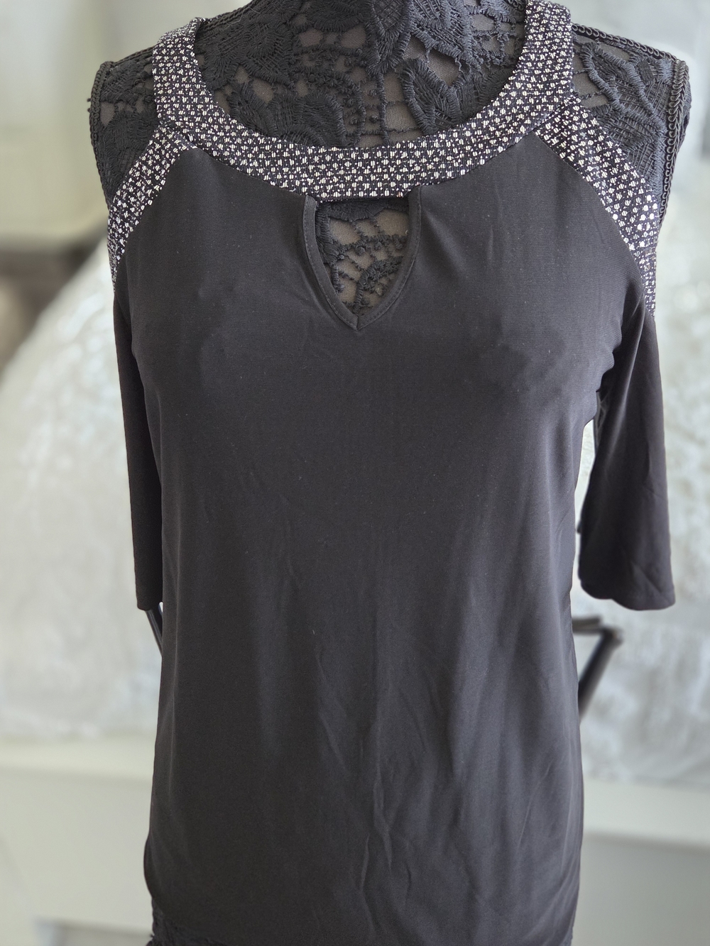 Women’s Cold-Shoulder Lace Accent Top in Black